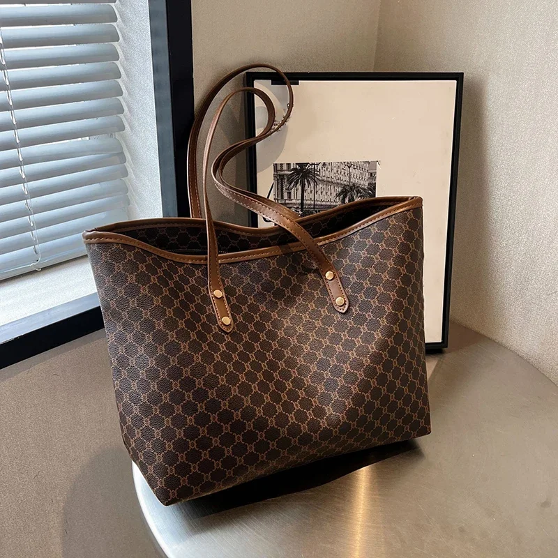Large Capacity Shoulder Bag Women's PU Leather Handbag for Commuting and Casual Use Versatile Tote Bag 2