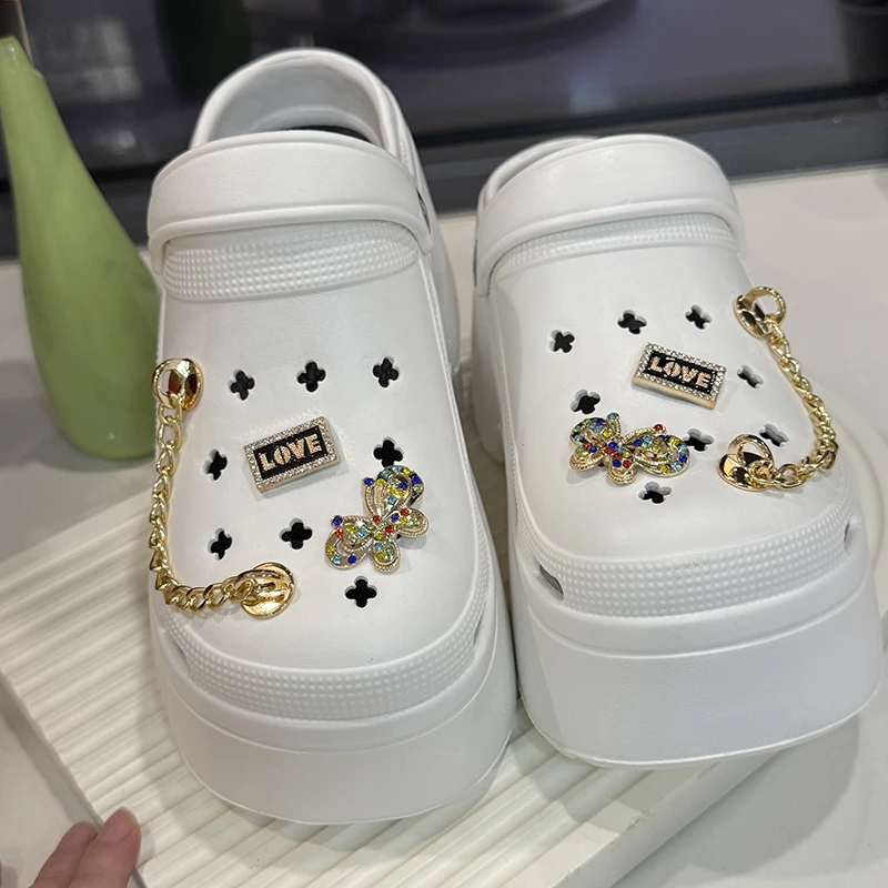 2025 Metal Chain Chunky Platform Clogs Sandals Women Diamond Butterfly Wedge Slippers Woman Summer Non Slip Beach Sandles Female