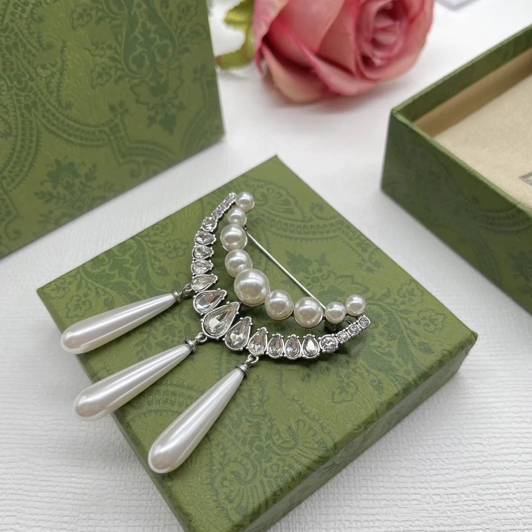 European and American popular pearl brooch