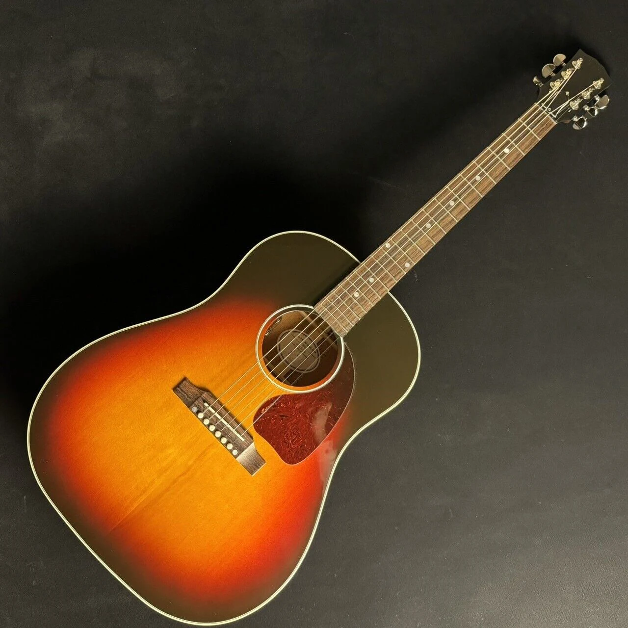 

Стандартная ограниченная Акустическая гитара Tri-Burst J45