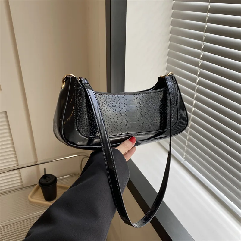 French Niche Design Stick Underarm Shoulder Bag for Women New Trendy Versatile Solid Color Small Shoulder Bag for Women