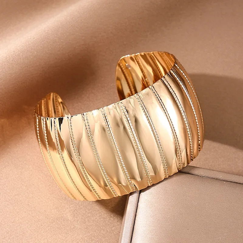 Bracelet For Women Retro Metal Vertical Stripe Geometric Metal Cuff Bangles Holiday Party Gift OL Fashion Jewelry CB046 5