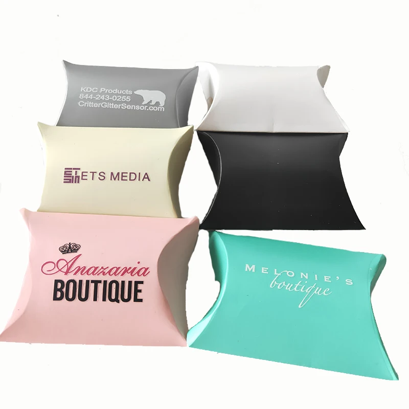 100pcs Custom Print Logo Pillow Shape Wedding Party Favor Paper DIY Gift Box Candy Boxes Supply Favour Kraft Paper Jewelry Bags 10pcs pillow candy box kraft paper christmas gift packaging boxes candy bags wedding favors birthday party decorations supplies