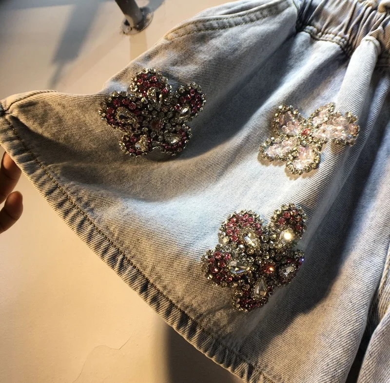 Europe 2023 New Summer Women Hot Shorts Water Dril Beads Diamond Petal High Waist Wide Leg Pants A-line Casual Denim Shorts