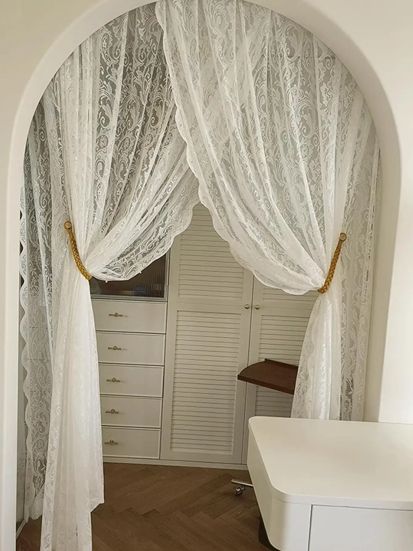 Slide image f15213bf5f4540bea290ff804f7d1bf8