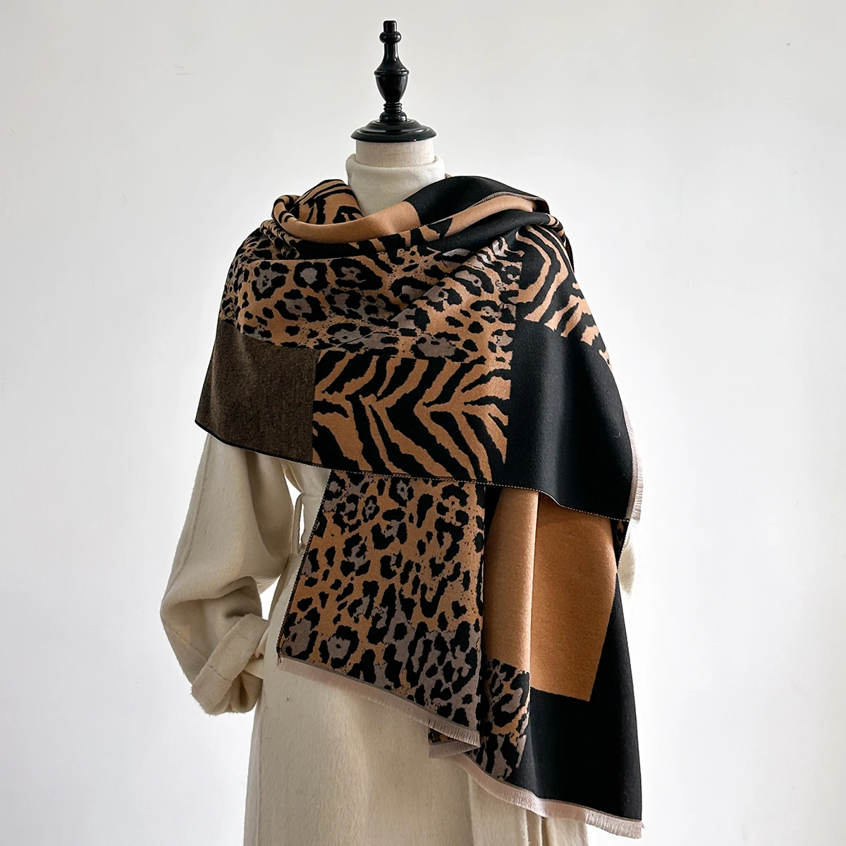New Brand Elegance Two-Sided Leopard Print Scarf Soft Warm Fringe Pashmina Shawl Autumn and Winter Coldproof Windproof Blanket