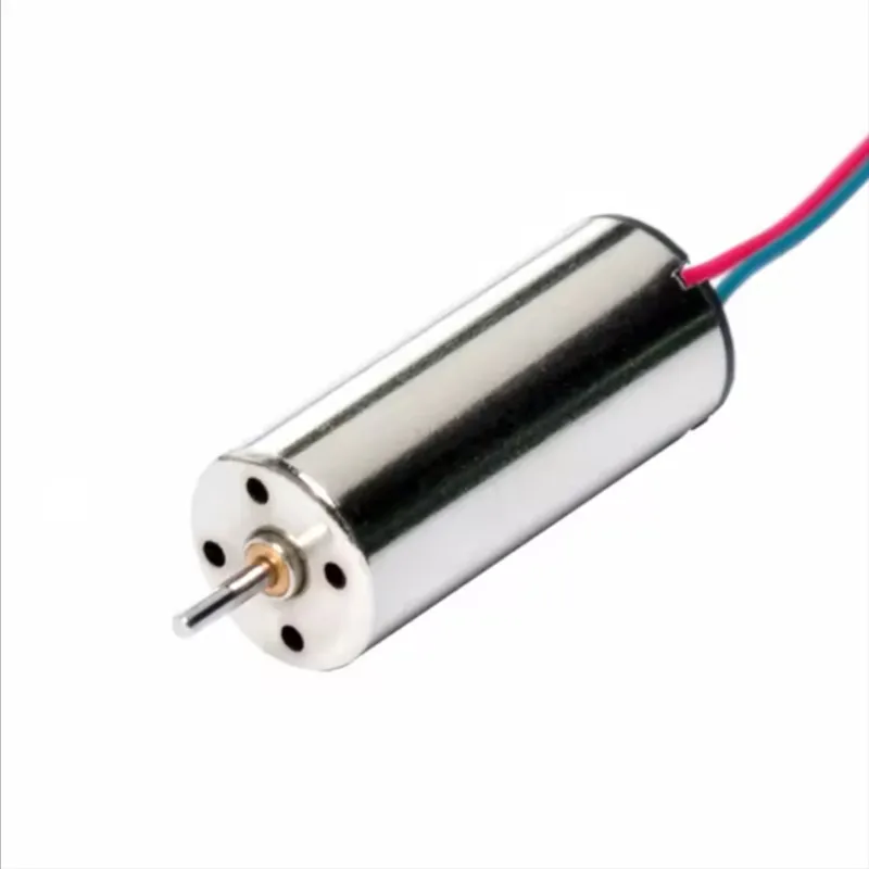 Vue de côté d'un micro moteur ESC 3.7V 50000tr/min pour drones et modélisme, avec fils de connexion