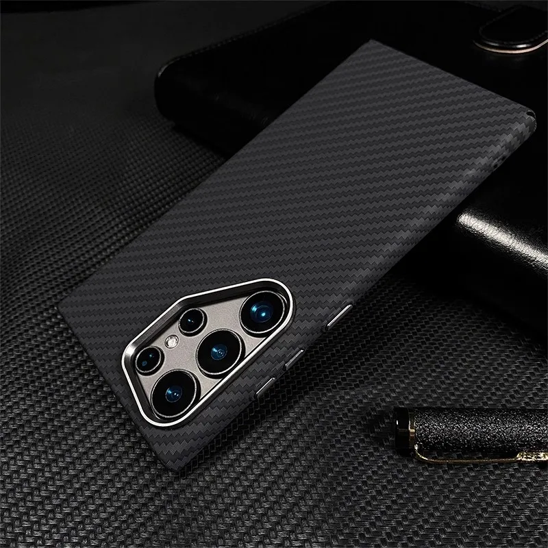 Magnetic Carbon Fiber Texture Phone Case with Alloy Lens and Enhanced Protection