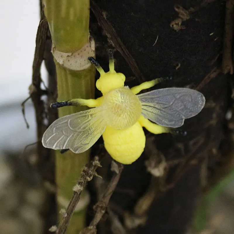 Flying Toy 12pcs Insect Simulated Model