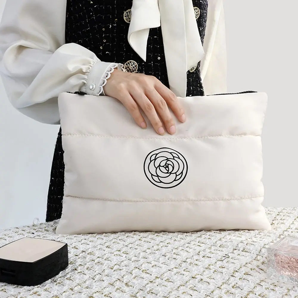 Tragbare Make-up-Tasche aus Baumwolle mit Blumenmuster, neue gesteppte Kosmetik-Aufbewahrungstasche mit großem Fassungsvermögen, einfarbige Reise-Kulturtasche – Detail 11