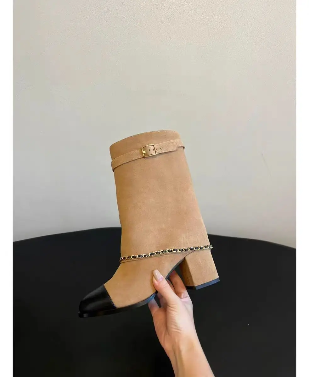 

Ботильоны с круглым носком, металлическая цепочка, модный Декор, блочный каблук, пряжка ремня, кожаные Лоскутные замшевые весенние повседневные ботинки 2024