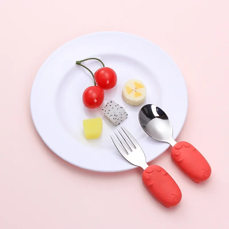 

Детская посуда из нержавеющей стали 304, ложка с короткой ручкой, вилка, ложка с силиконовой ручкой, мультяшная ложка для кормления