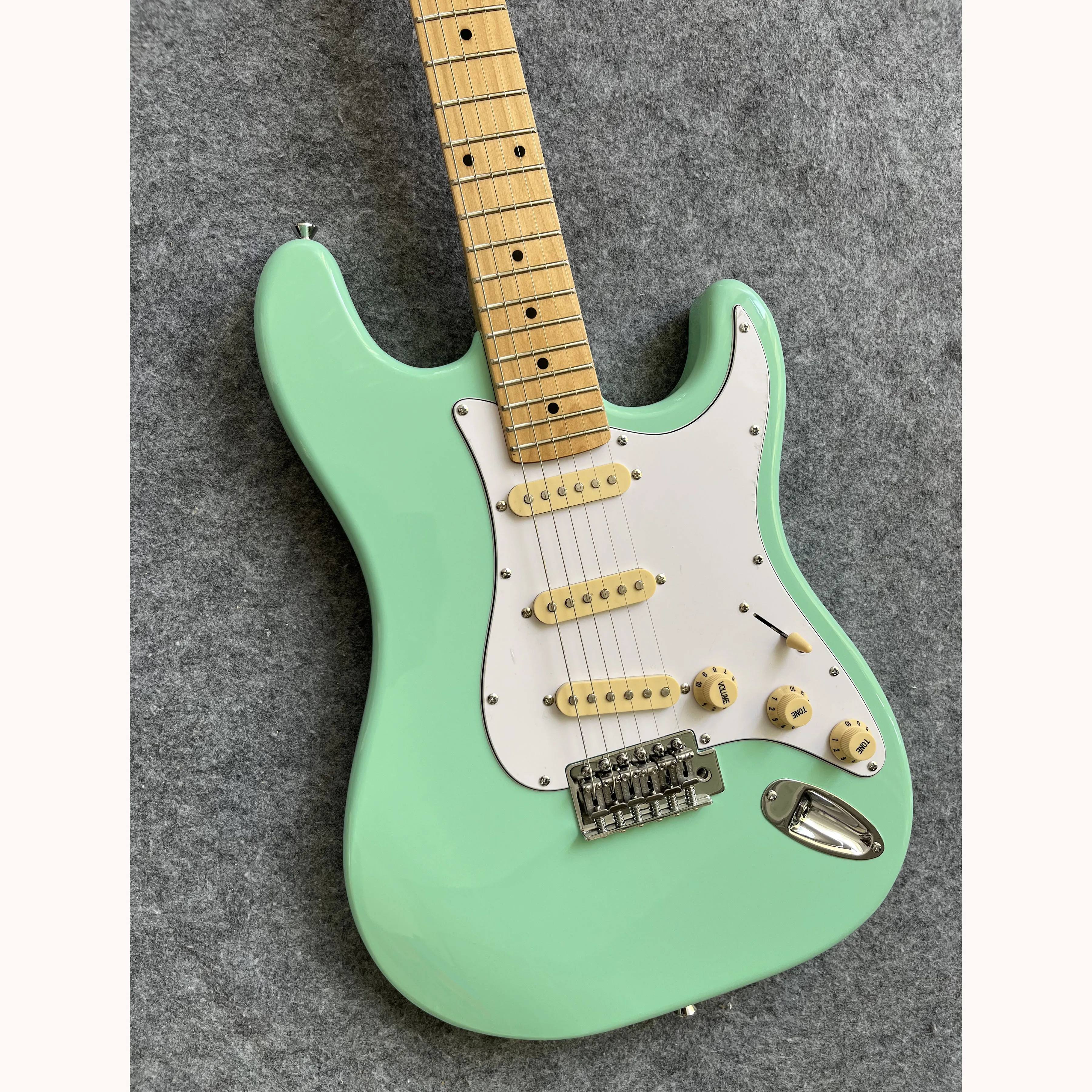 2023 00045 모델 코아 우드 어쿠스틱 기타, 100% 리얼 전복 어쿠스틱 일렉트릭 기타, 솔리드 코아 우드 탑, 39 인치, 무료 배송 11 6 현 맞춤형 일렉트릭 기타, 글로스 서핑 그린, 베이스우드 바디, 메이플 넥, 빈티지 기타, 아름다운 목소리, 하이