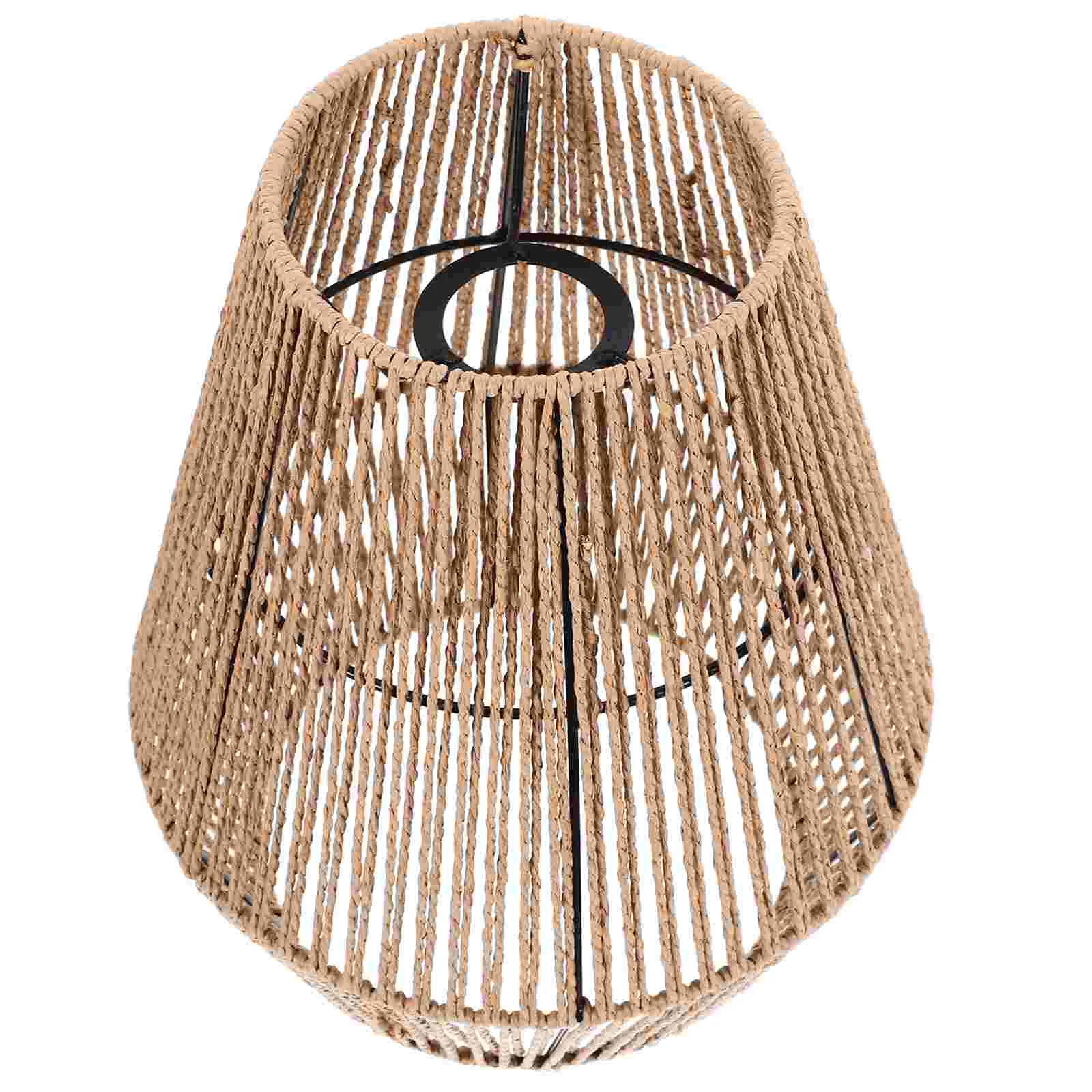 

Подвесной светлый абажур из ротанга ручной работы