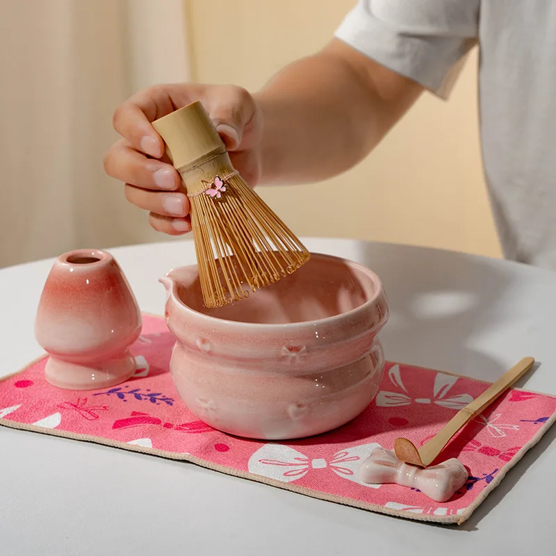 5/8-teiliges Set für ein Zeremonien-Teeservice, bestehend aus Schneebesen, Keramikschale, Matcha-Löffel und -Sieb._voghion.com
