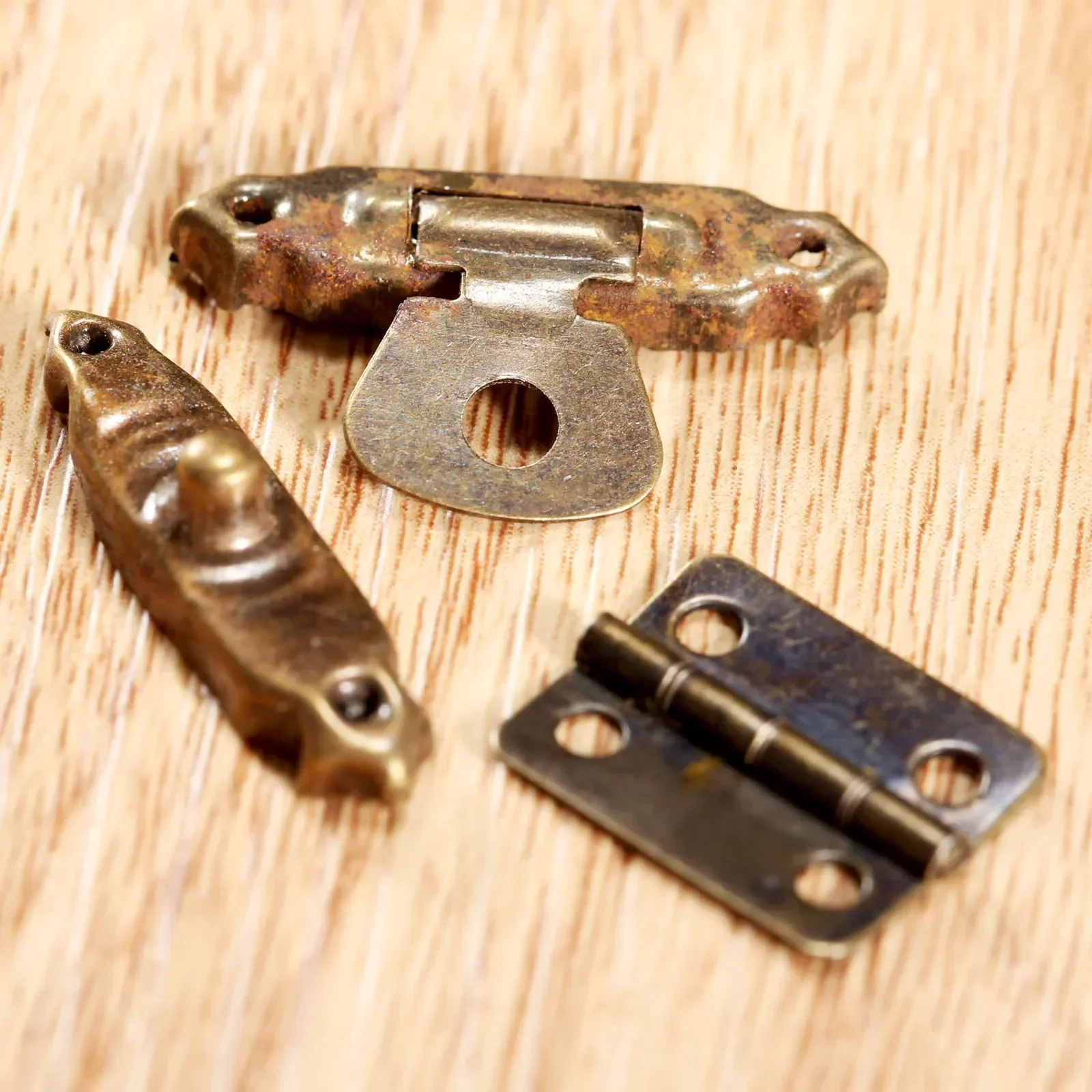 15pcs/lot Antique Bronze Round Hinges Iron Decorative Vintage + Latch Hasps Jewelry Box Toggle Lock Furniture Hardware Home Deco