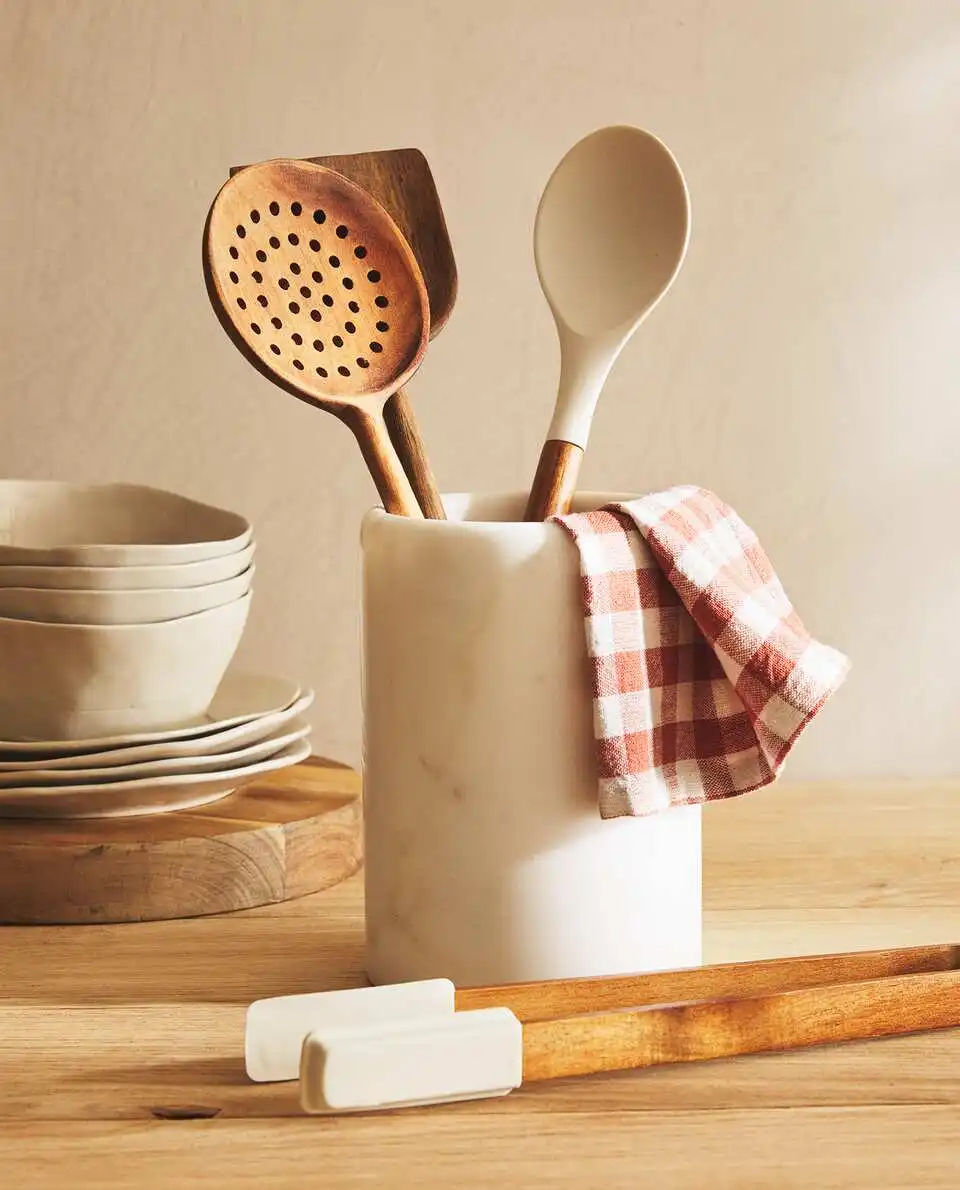 

Utensils Tanks Spoons and Chopsticks Storage Jars Shelf Jars Ornaments