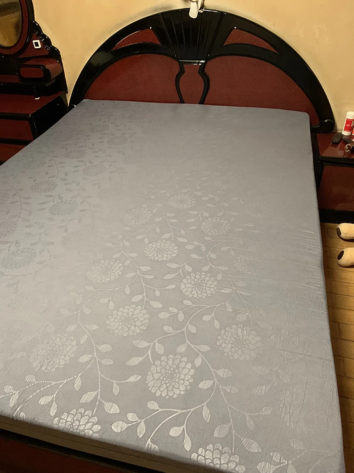 Description Picture 2 of itemSingle Memory Foam Mattresses Home Tatami Mat Simple High-density Sponge Soft Cushion Student Dormitory Modern Bedroom Furniture