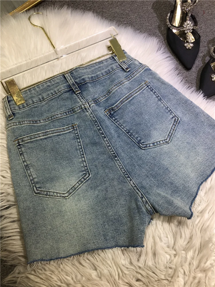 2024 Women's Summer Denim Shorts Beaded Jeans Feminine Embroidered Flower Stretch Denim Shorts Versatile Pocket Zipper Hot Pants