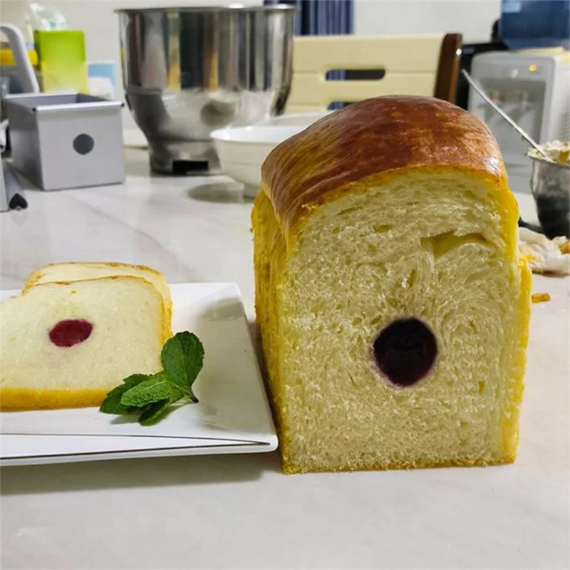Cake Baking Pan Long Non-Stick Flowing Heart Cake Mold Aluminium Alloy Square Bread Loaf Pan Center Tube Tools