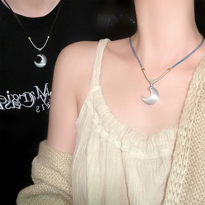 

SOHOT Cute Cat's Eye Stone Moon Rope Chain Pendant Necklace for Women Fashion Jewelry Minimalist Accessories for Party Gathering