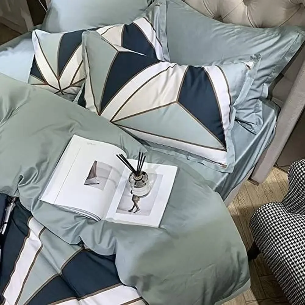 Luxury Microfiber Bedding Set 4 Piece Quilt Cover Bed Sheet Pillowcases Double Bed Bedroom Series Soft Breathable Gift Suitable