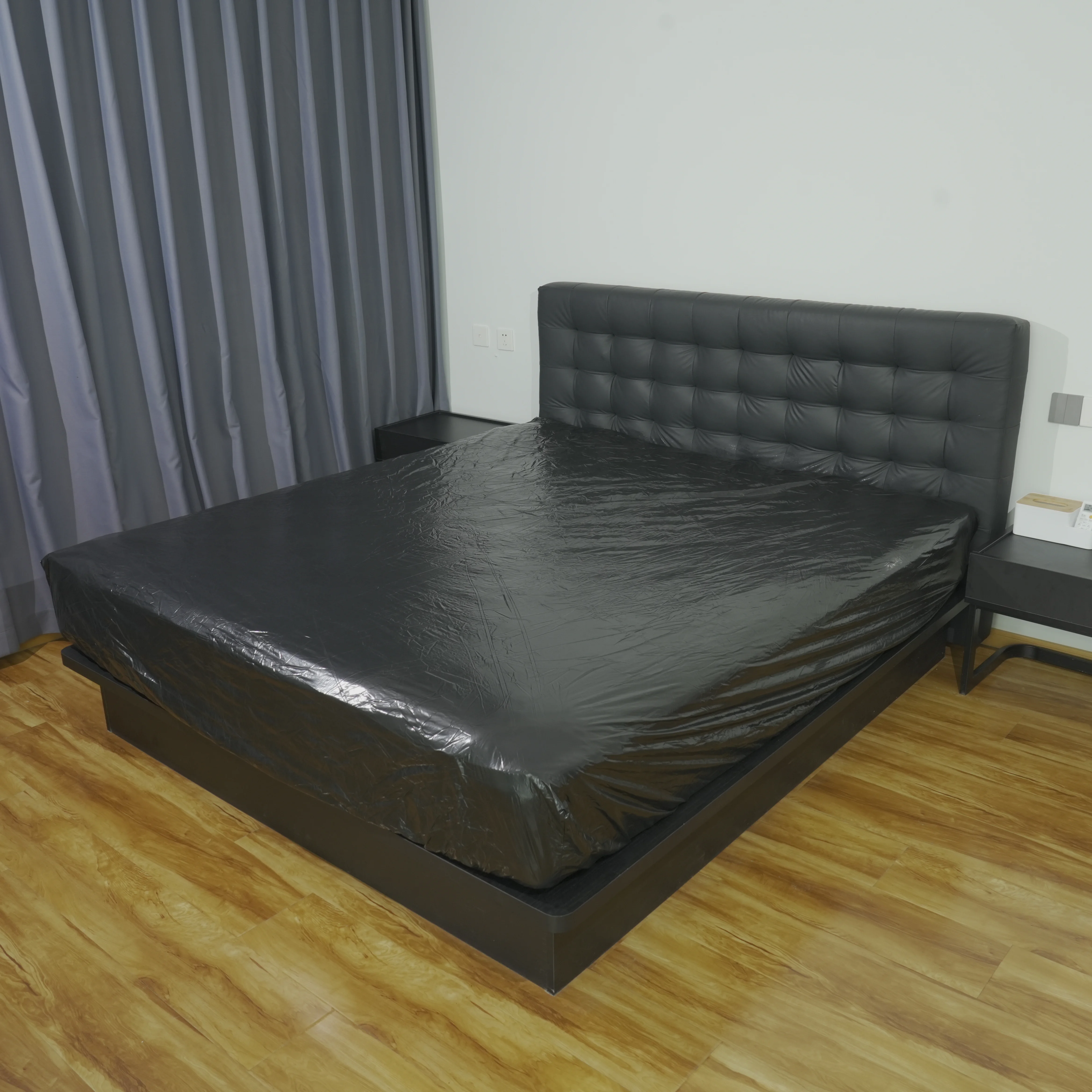 1 adet PVC su geçirmez yatak koruma örtüsü, yumuşak ve cilt dostu, ayarlanabilir derin cepler, oteller ve yatak odaları için uygundur