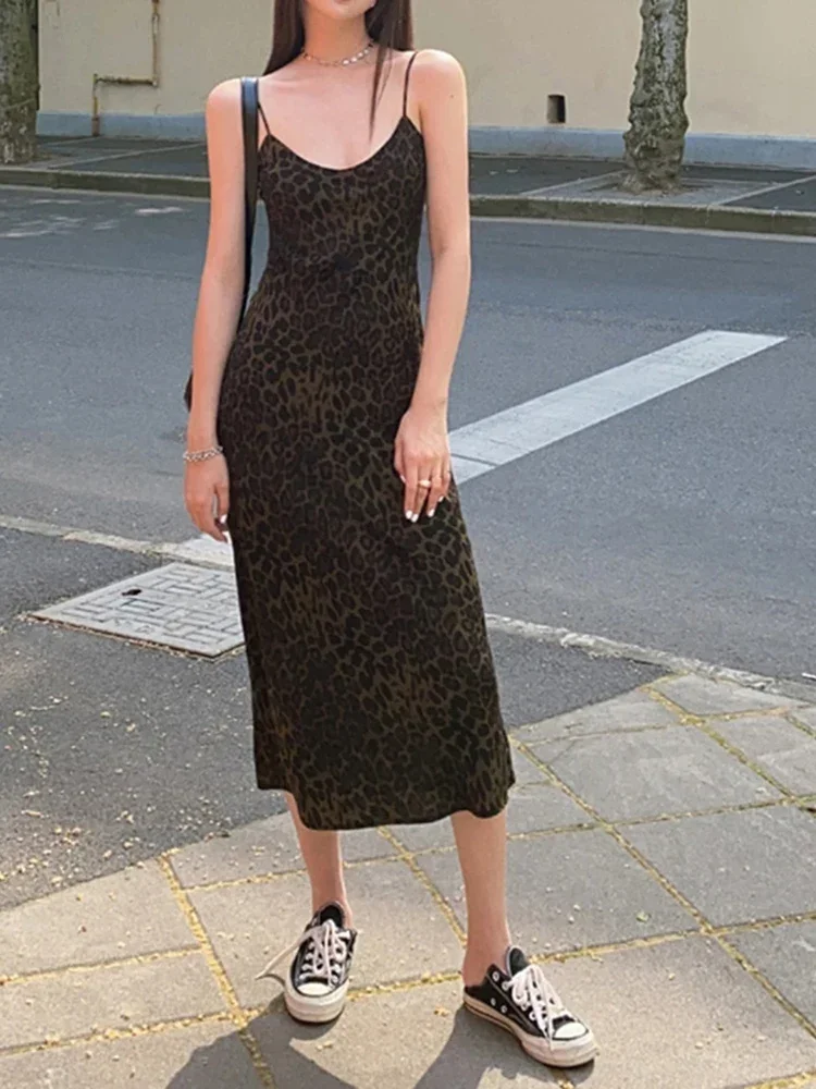 

Retro V-neck Sexy Leopard Pattern Suspended Strap Women's Dress Off The Shoulder Slim Fit French Women Long Dress Summer Fashion