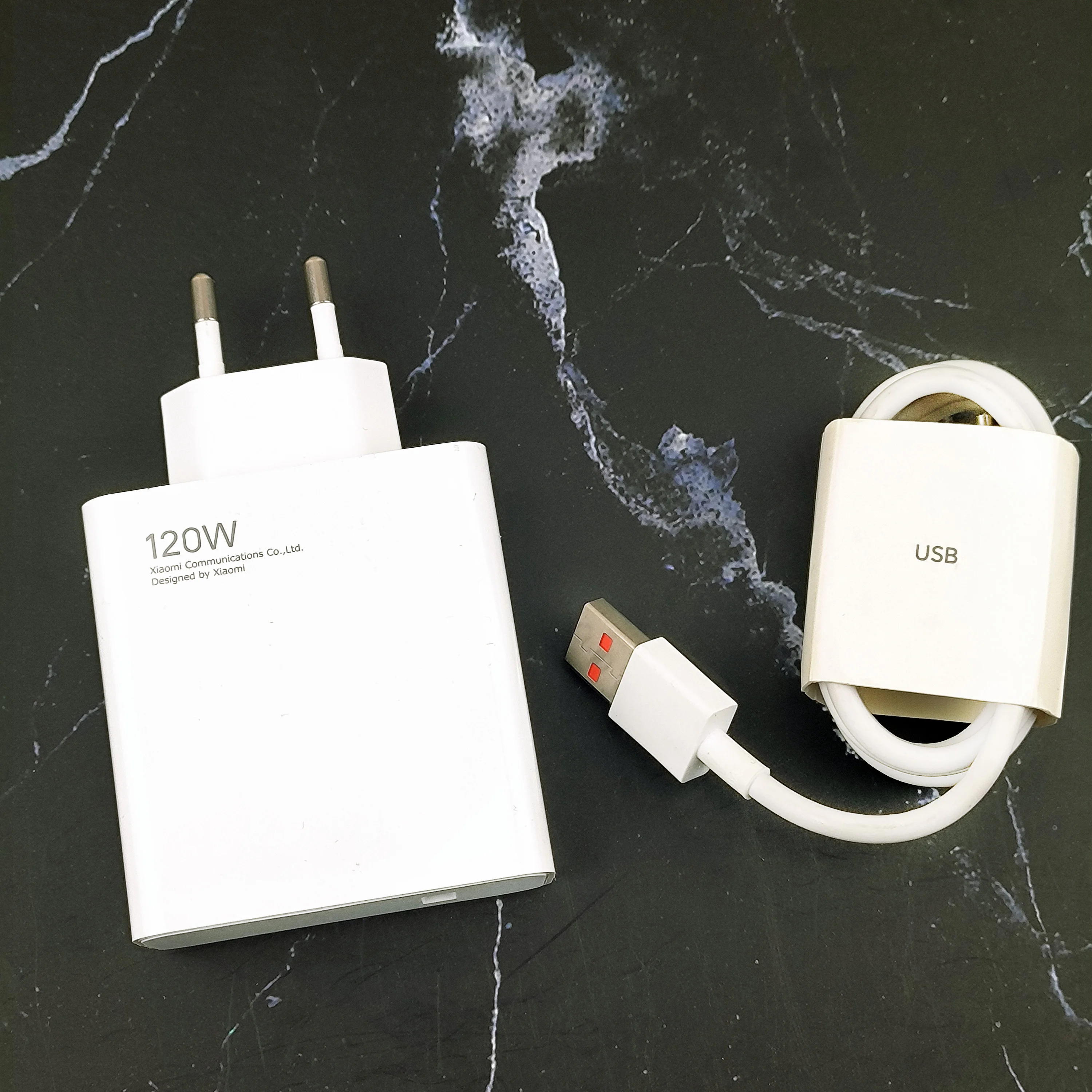 Chargeur mural GaN 120W USB-C Power Delivery ™ 3.0 & USB-A charge rapide  câble USB-C 2M fourni noir