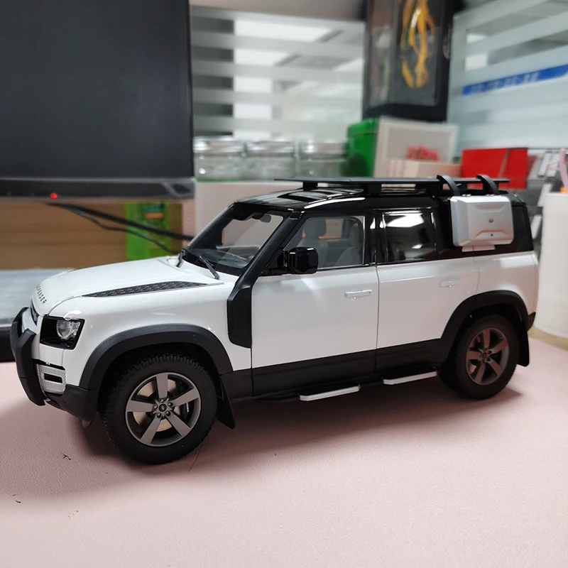 

1/18 Almost Real For 2020 Land Rover Defender 110 90 Diecast CAR MODEL TOYS Boys Girls Collection White Metal,Plastic