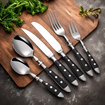 Classico ed elegante set di posate in acciaio inossidabile forchetta cucchiaio coltello forchetta da pranzo completa coltello da bistecca cucchiaino set di stoviglie creative 1