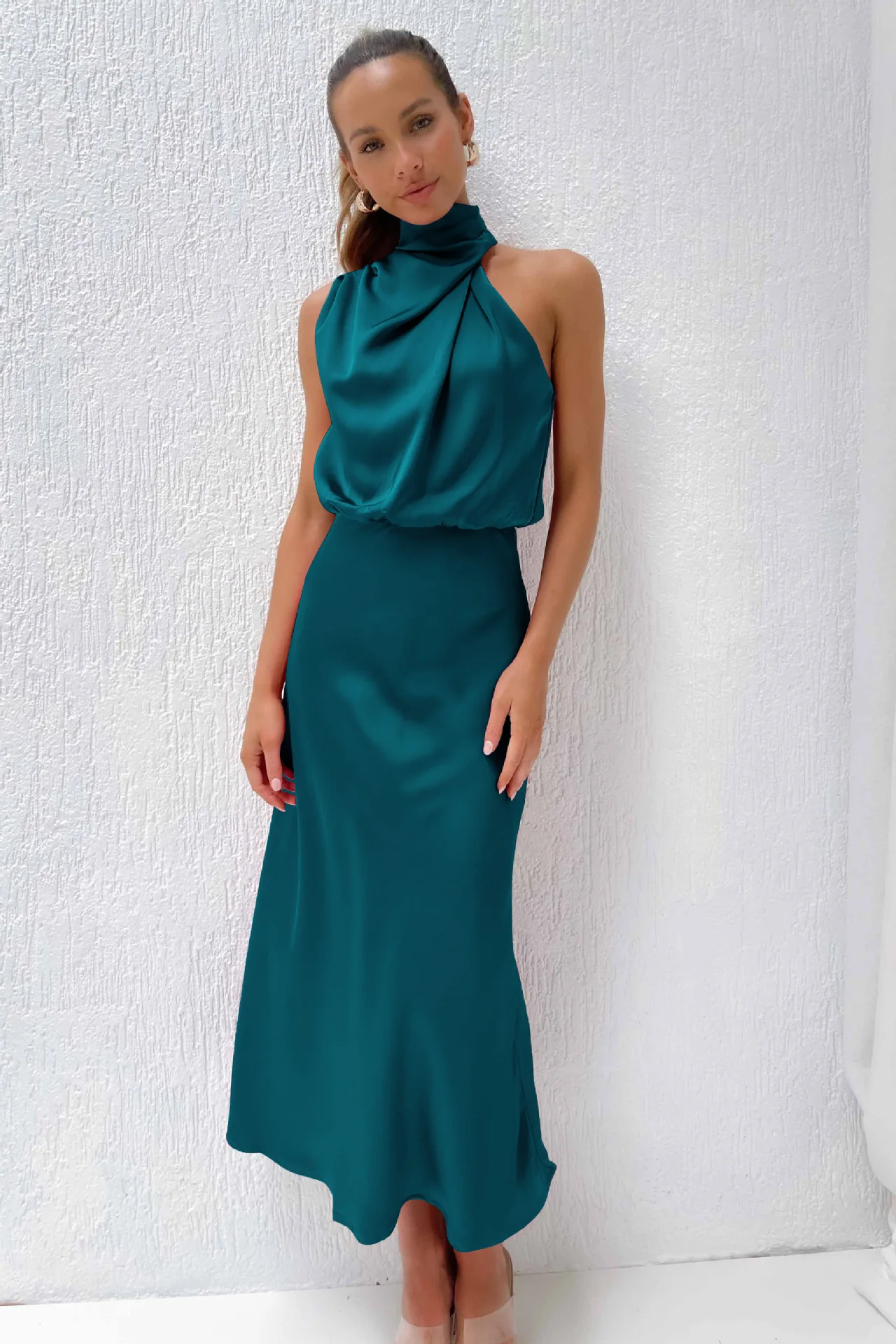 

2024 New Solid Color Sleeveless Fashion Elegant Light Evening Gift Dress