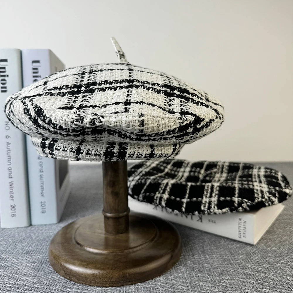 Ins Fashion Beret Hat Women Cap Wool Plaid Winter Retro French Black White Artist Flat Lady Vintage Cap FDM12