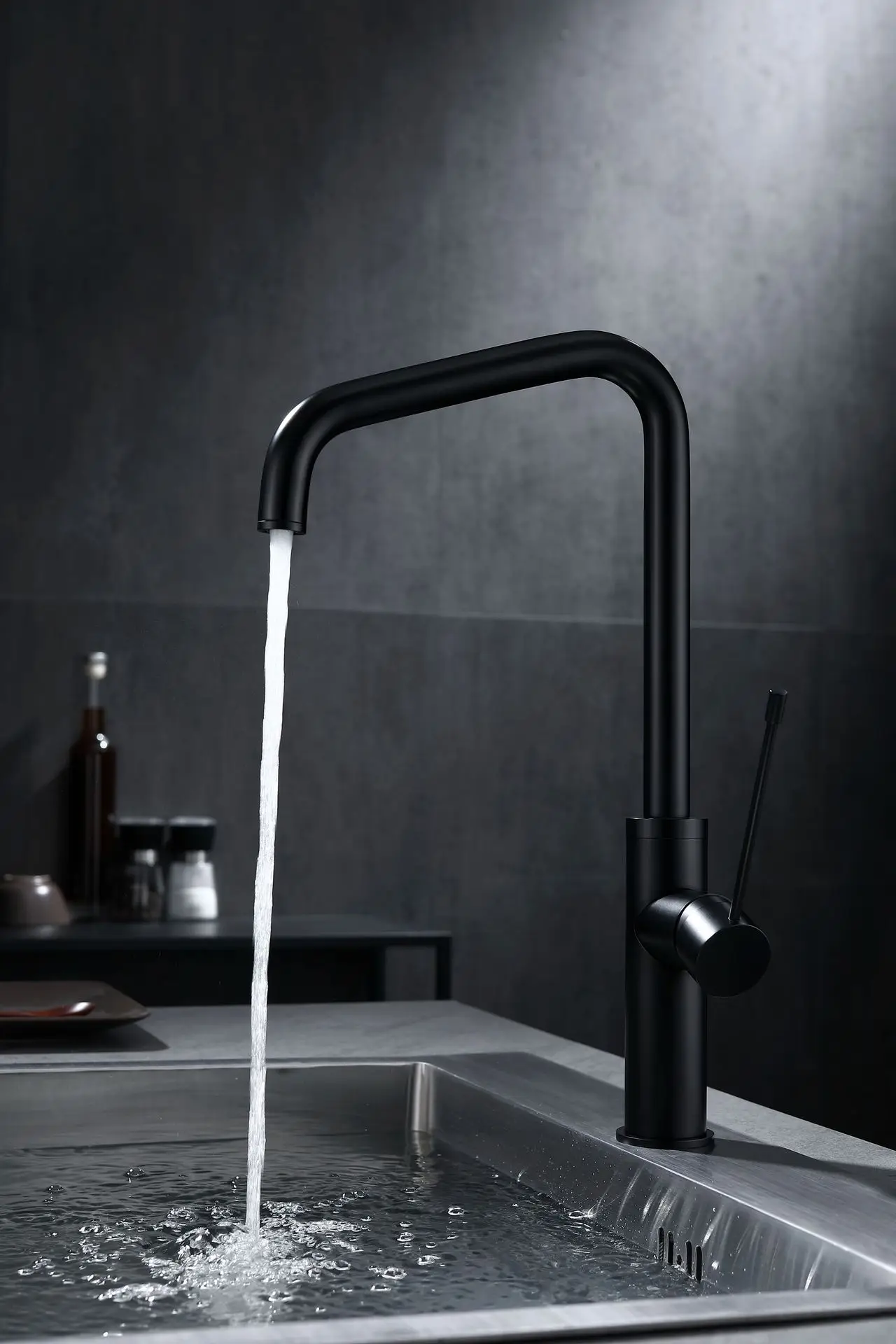 Newest High Quality Brass Black Kitchen sink faucet One Hole One Handle Cold hot water Copper Kitchen Mixer Tap,Modern design