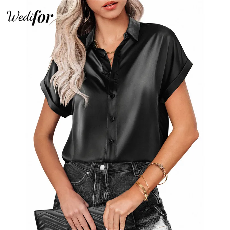 

Женская атласная блузка на пуговицах, с отложным воротником