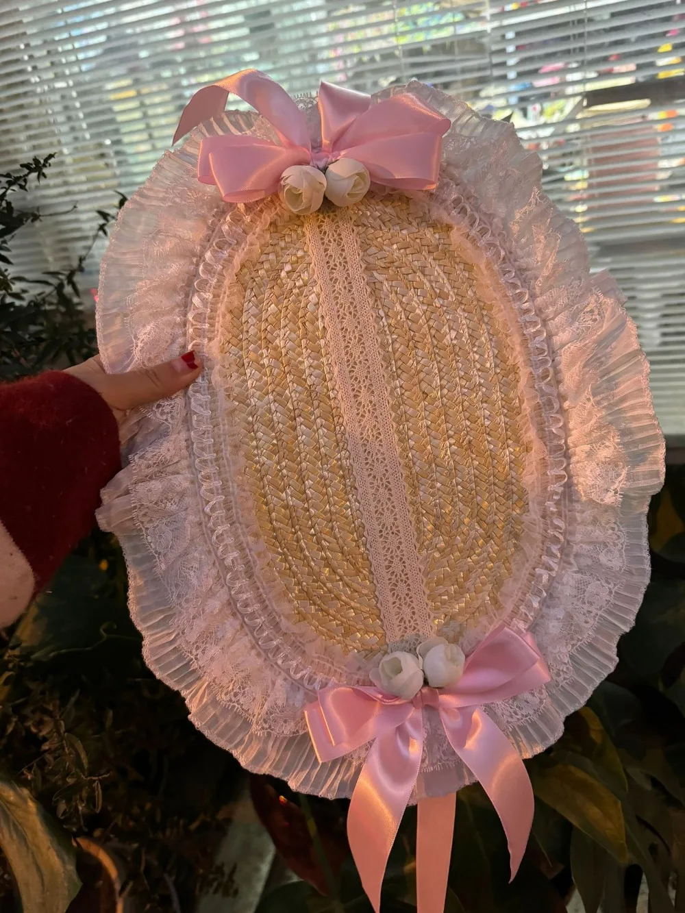 Neuer französischer ländlicher Stil, Lolita-Strohhut, Band, Schleife mit Riemen, Band, Blume, Strandhut, Haarschmuck, Rüschen, Spitze, flacher Hut – Detail 2