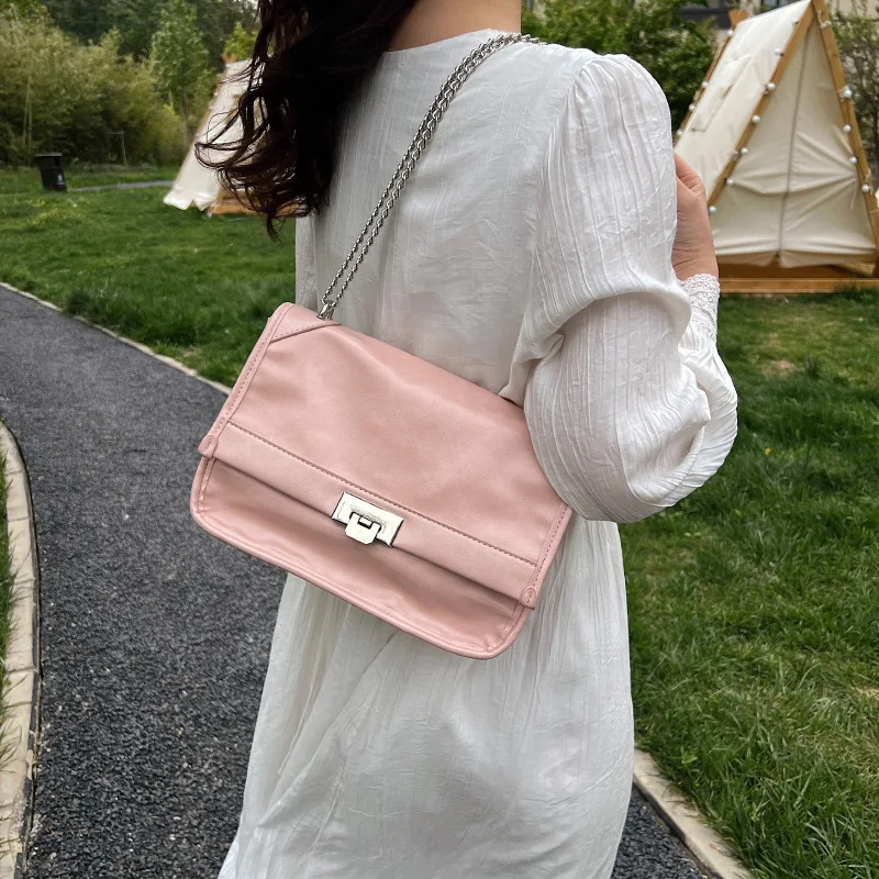 Shoulder Bag Trend Design High-grade Sense Leisure Large Capacity 2023 Chain Solid Color PU Leather Daily Commuter Messenger Bag