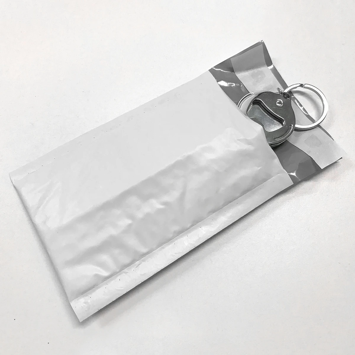 50pcs 플라스틱 봉투 폐쇄 크래프트 종이 버블 봉투 가방 Anti-Shock Anti-Pressure Mailer 패딩 배송 봉투