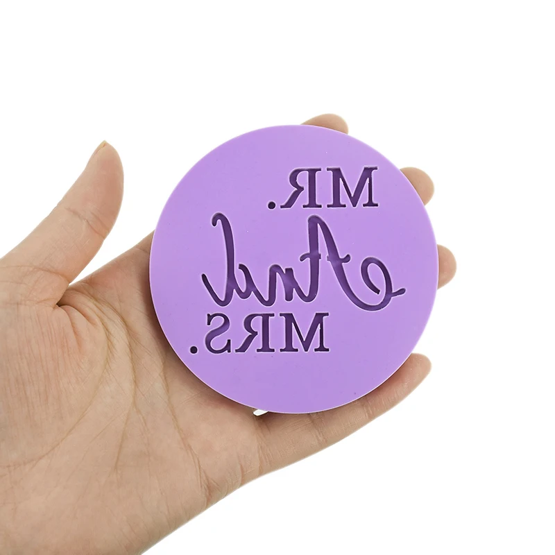 1pcs Wedding Favors Bride to Be Mr&Mrs Cookie Stamp Cookie Embosser Mold Bridal Shower Engagement Fondant Cake Decorating Tools