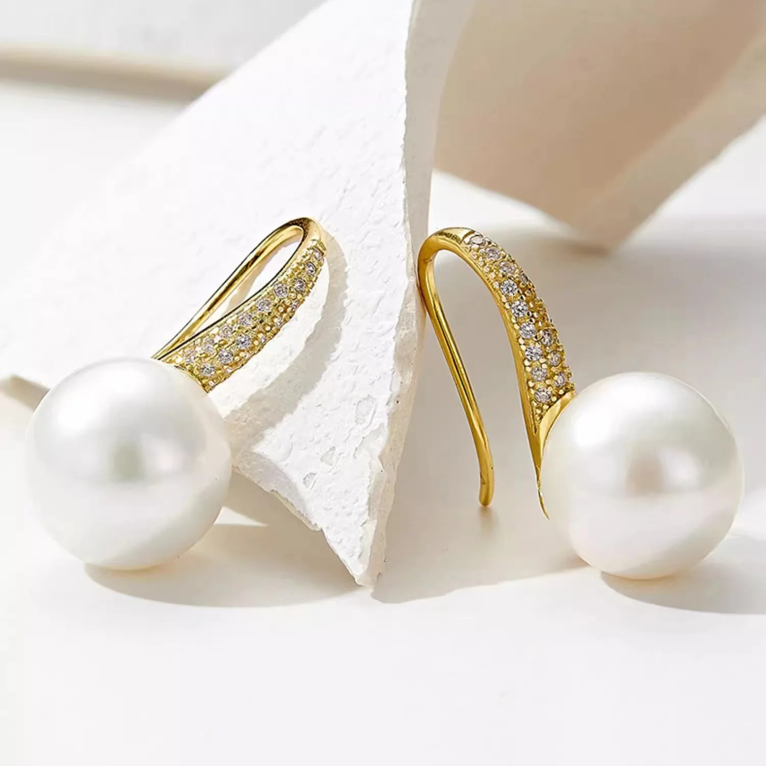 

Luxury and fashionable women's jewelry 925 sterling silver high heels, zircon freshwater pearl earrings, ear hooks, female charm