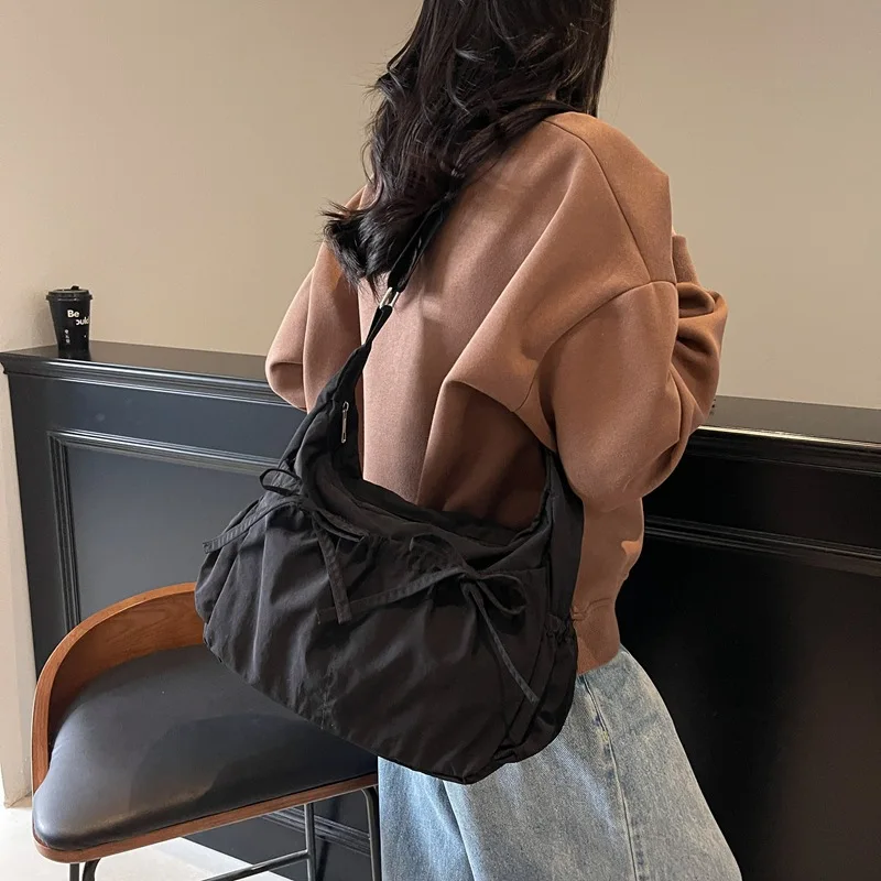 Lightweight Wrinkled Single Shoulder Handbag New Commute Travel Class Tote Bag