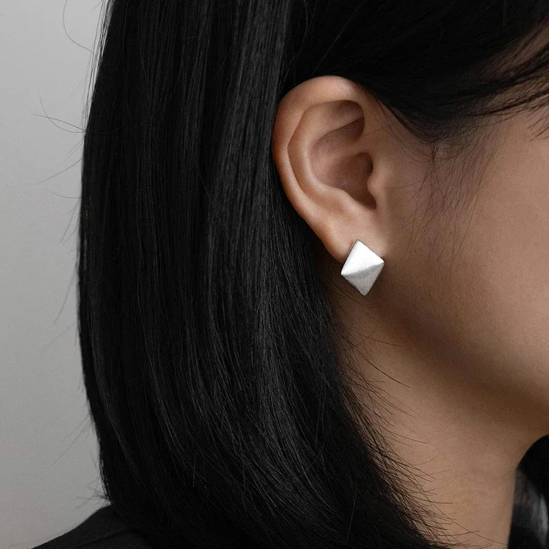 

Chic Retro Trendy Brushed Diamond Texture Geometric Buckle Earring Studs Simple Cool Elegant Earrings Female Jewelry Ornaments