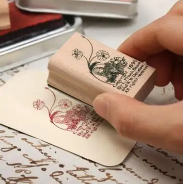 

1PC Iron Box Retro Seal Stamp Gift Decorate Books Children Wooden Seal Stamps DIY Stationery School Supplies (SS-6073)