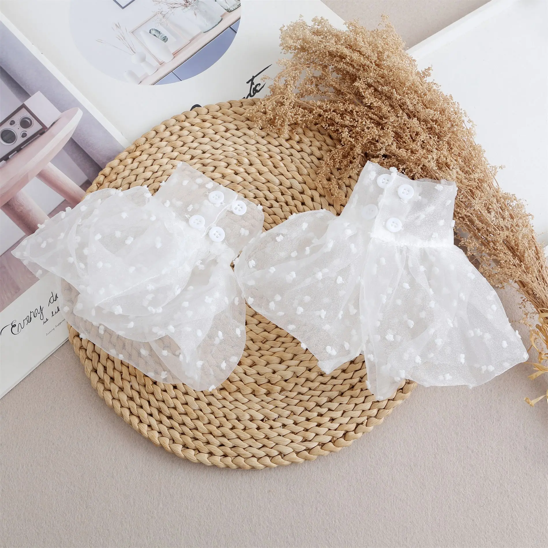 1Pair Detachable Cuffs Mesh Fake Flared Sleeves Double Layer Pleated Ruched False Cuffs Sweater Blouse Wrist Warmers for Women