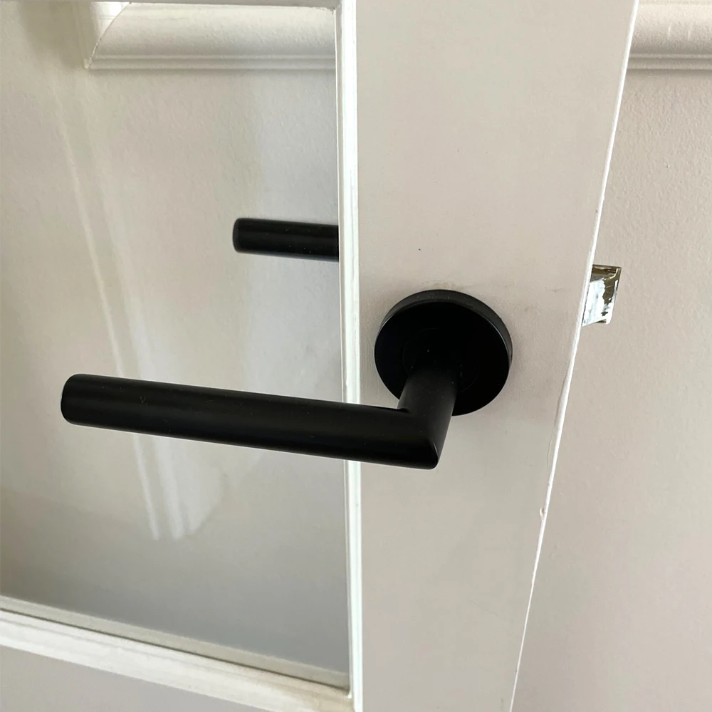 304 Brushed Stainless Steel Tube Hollow Spray Paint Frosted Black Round Cover Split Right Angle Door Handle