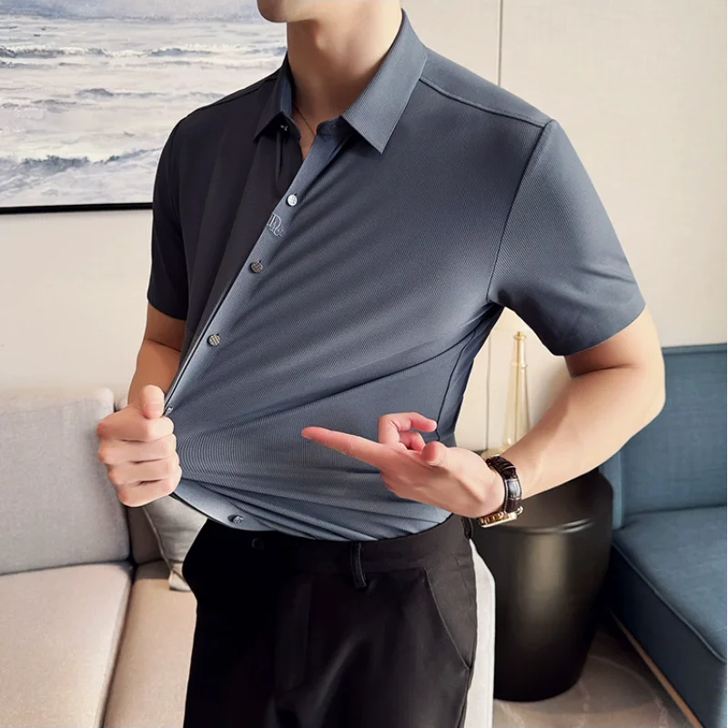 

Высококачественная эластичная Мужская рубашка с вышивкой и короткими рукавами, новинка 2024, однотонные облегающие деловые повседневные строгие классические рубашки
