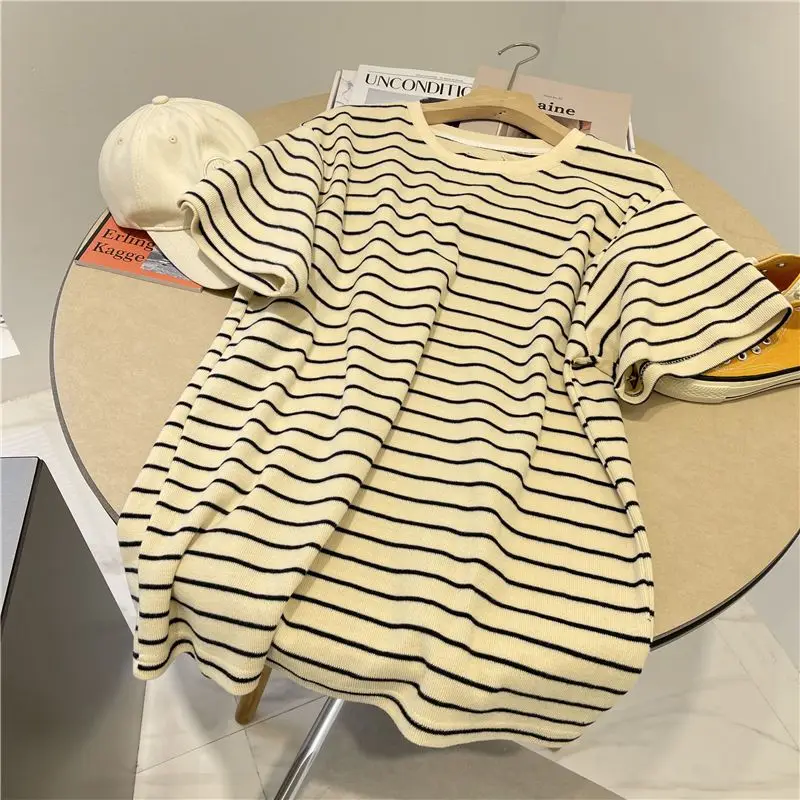 

O-neck Pleated Stripe T-shirt for Men Large Size Silky Soft Short Sleeved T-shirt Summer Loose No Ironing Bottomed Shirt Z77