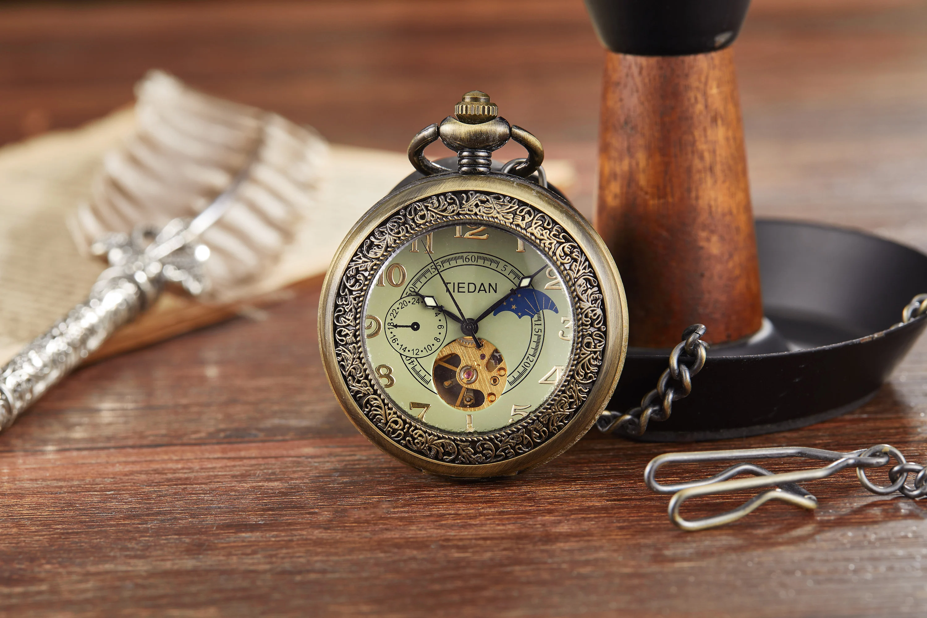 Top Brand Retro Men's Pocket Watch Fashion Ladies Gift Mechanical Movement FOB Chain 2021 New