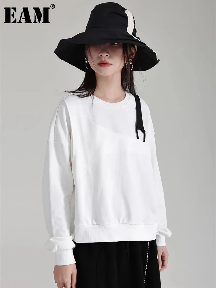 

[EAM] Loose Fit Black Color-block Sweatshirt New Round Neck Long Sleeve Women Big Size Fashion Tide Spring Autumn 2024 1DH1361