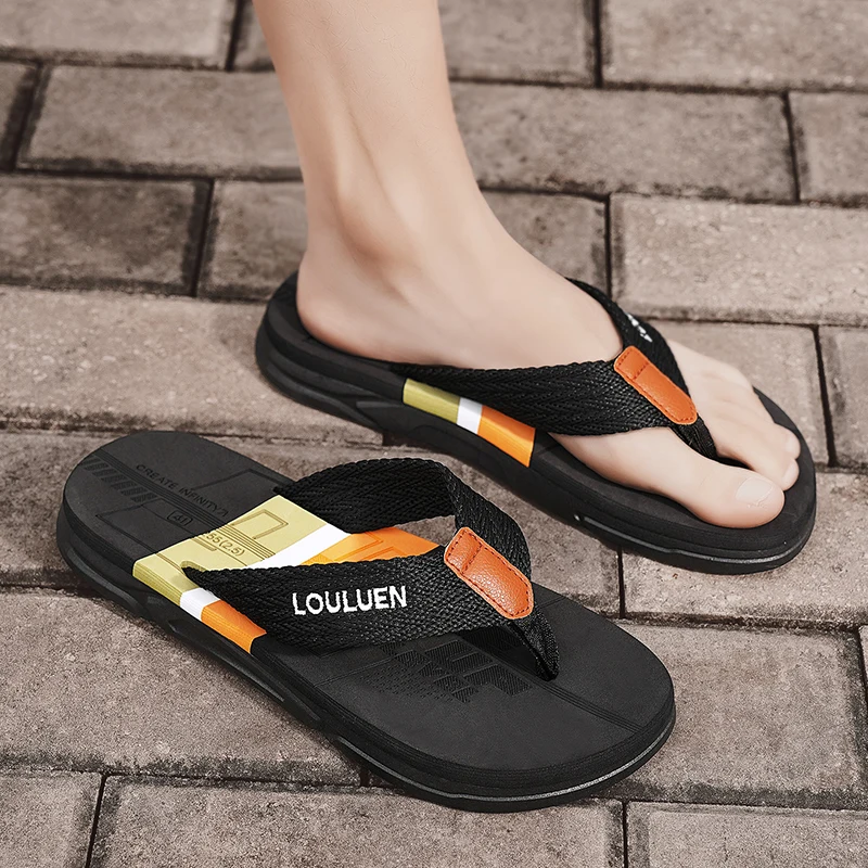 شباشب رجالية لصيف 2025 جديدة غير قابلة للانزلاق لملابس خارجية صنادل شاطئ